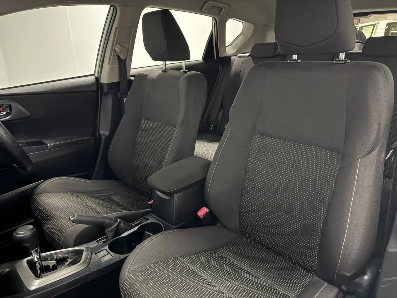 2014 TOYOTA COROLLA Gallery Image 15