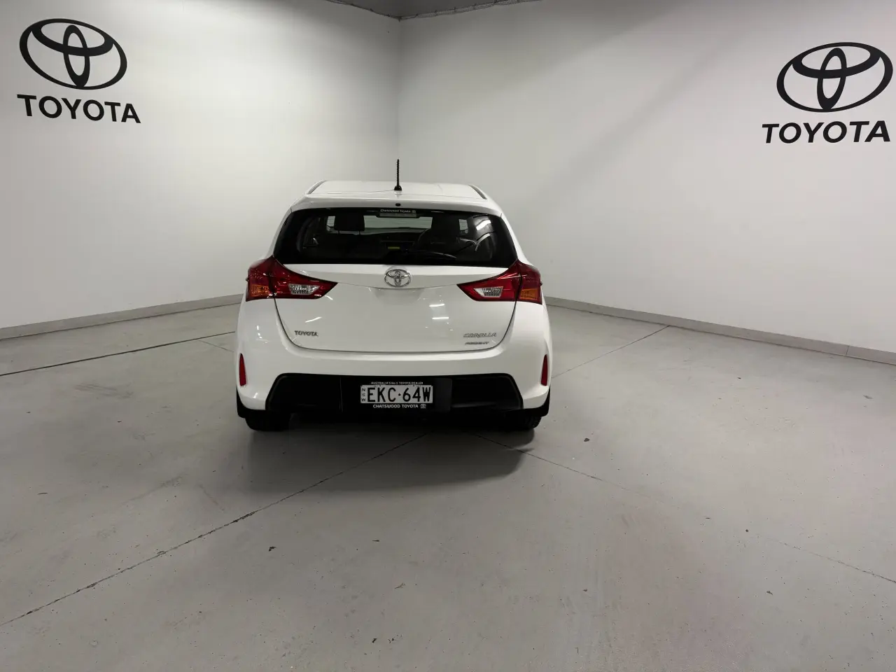 2014 TOYOTA COROLLA Gallery Image 6