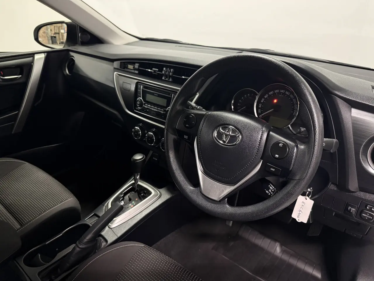 2014 TOYOTA COROLLA Gallery Image 9