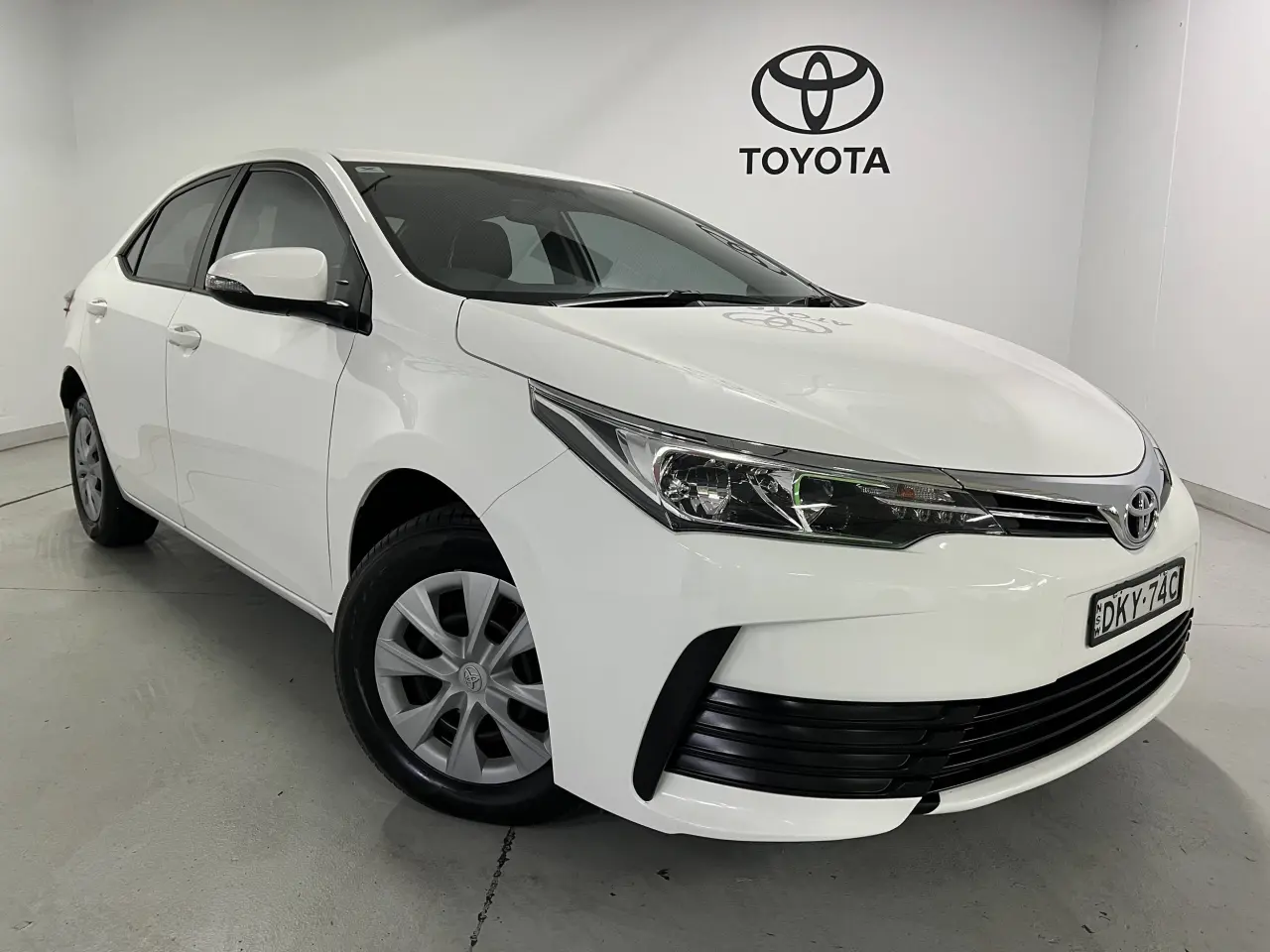 2019 TOYOTA COROLLA Gallery Image 1