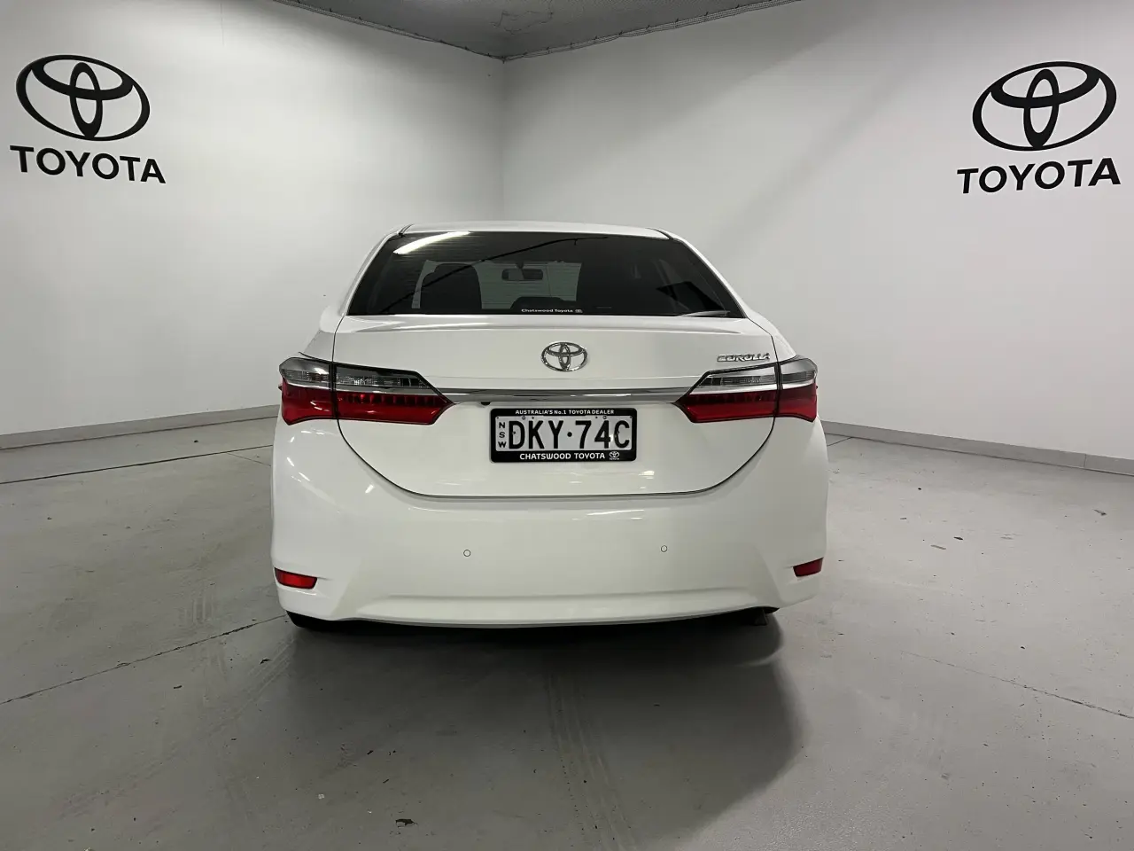2019 TOYOTA COROLLA Gallery Image 6