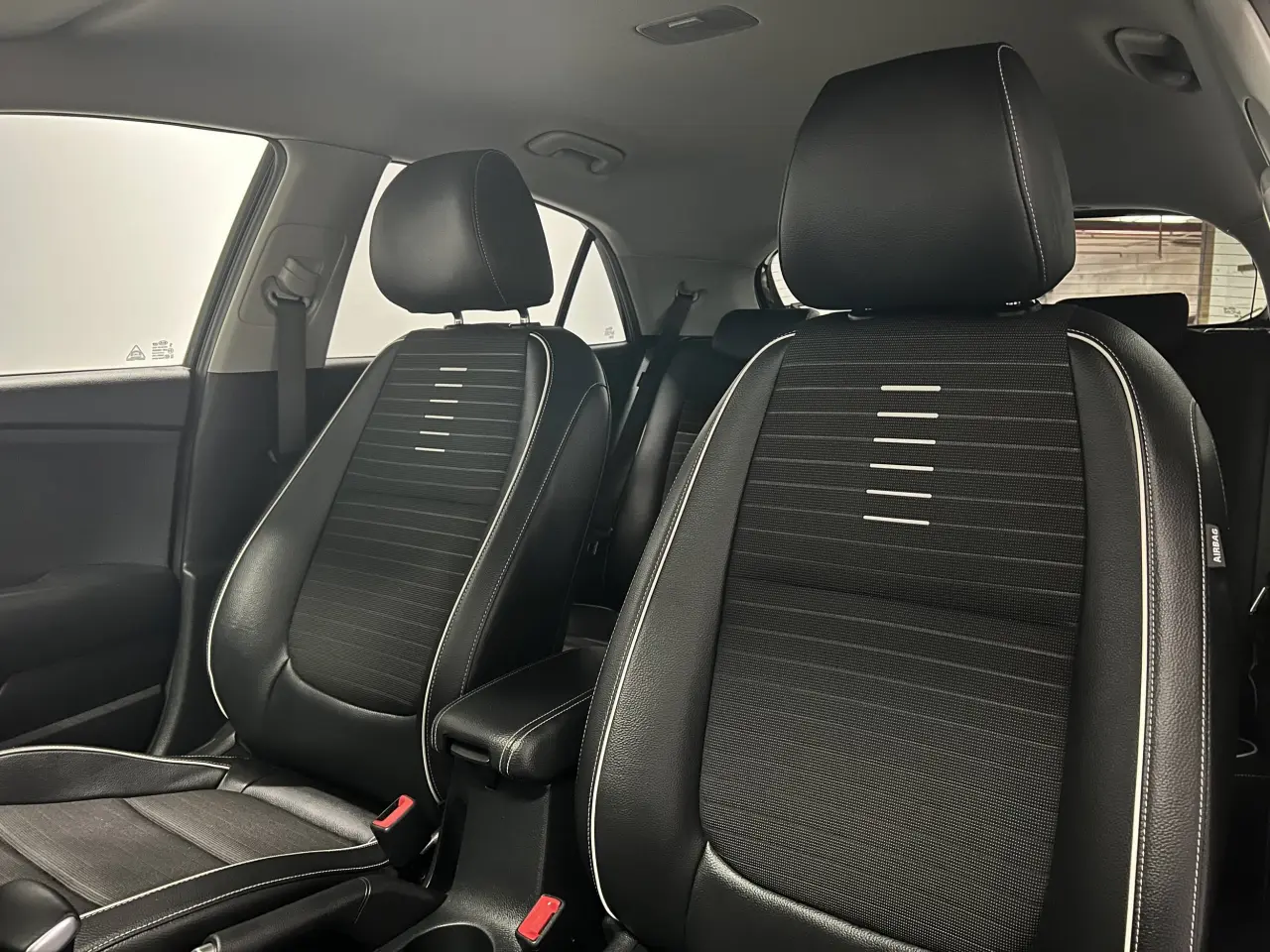 2020 KIA RIO Gallery Image 15
