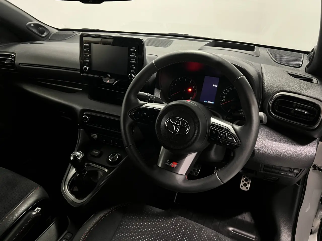 2021 TOYOTA GR YARIS Gallery Image 11