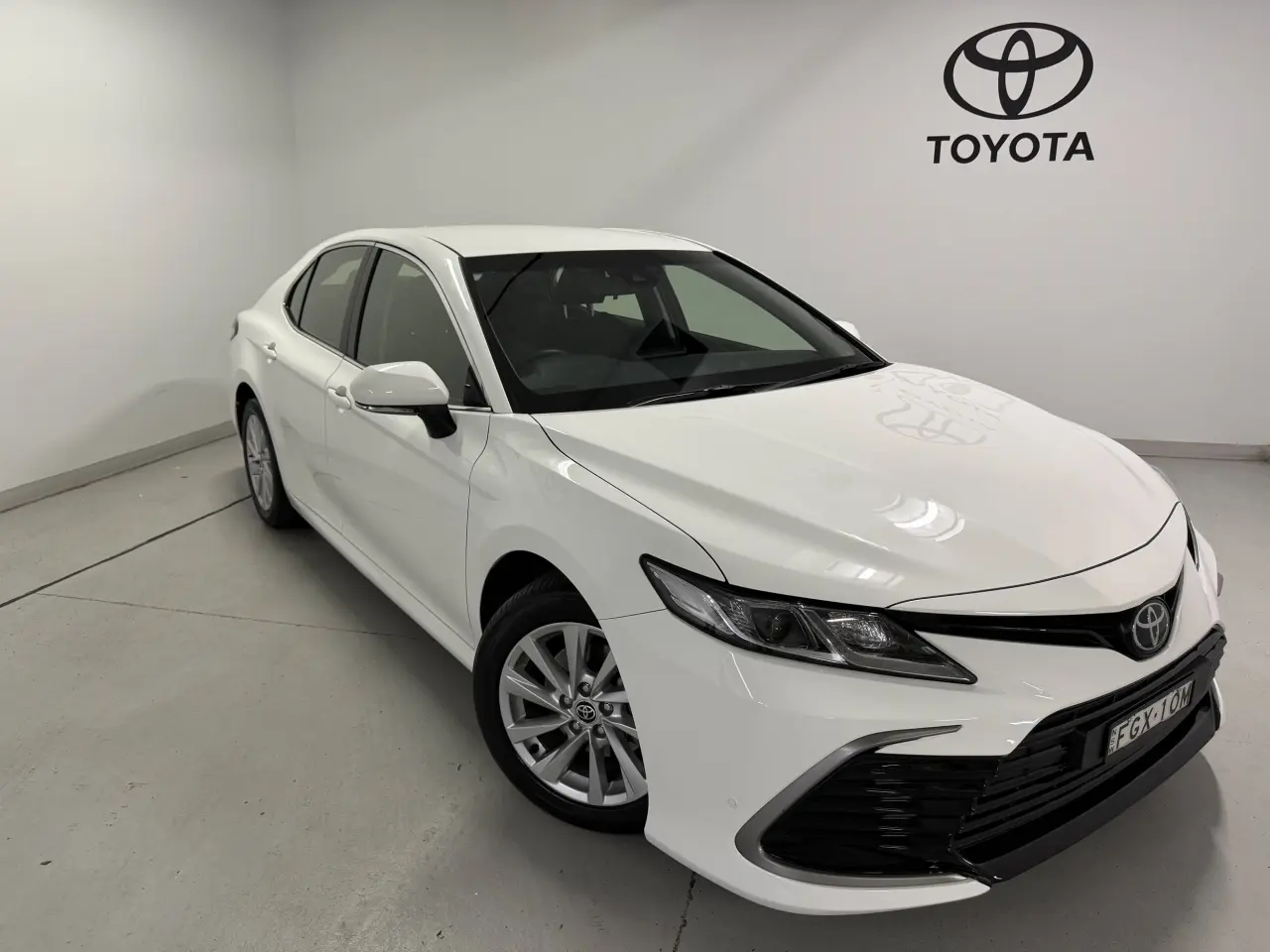 2024 TOYOTA CAMRY Gallery Image 1