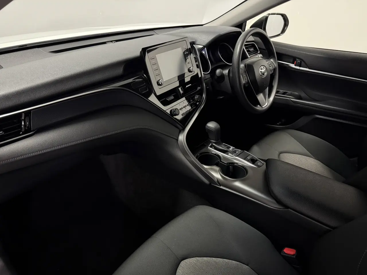 2024 TOYOTA CAMRY Gallery Image 13