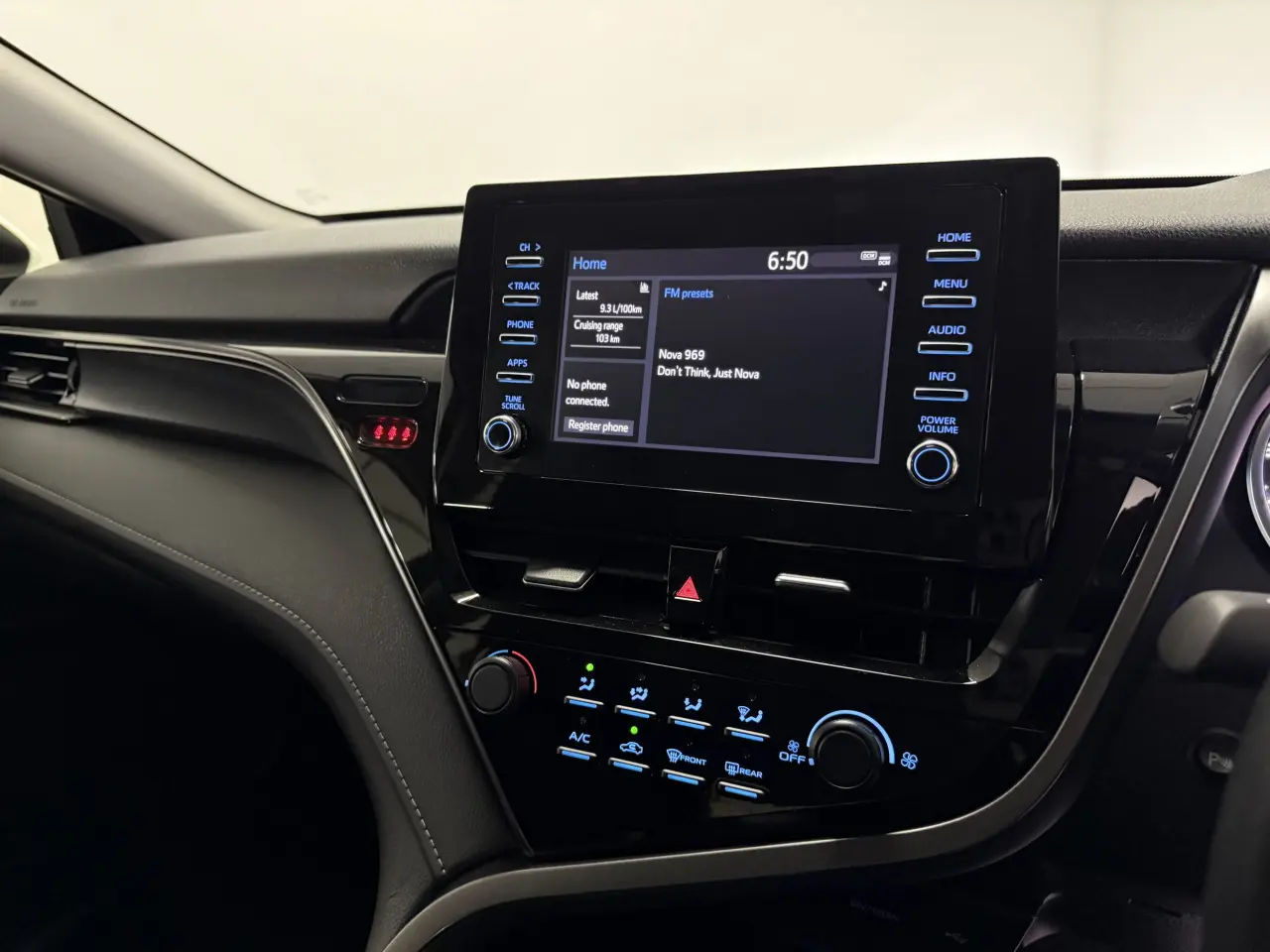 2024 TOYOTA CAMRY Gallery Image 15