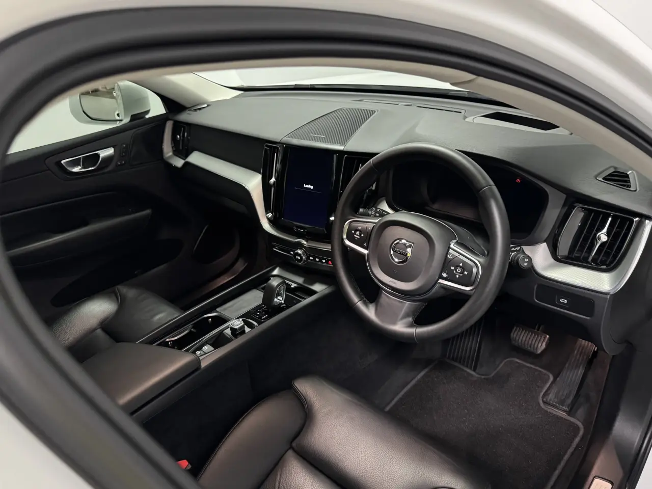 2023 VOLVO XC60 Gallery Image 10