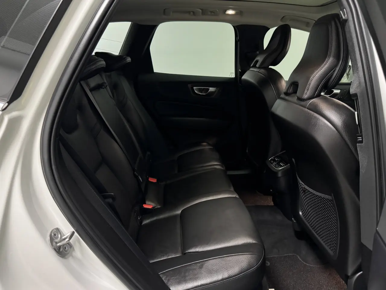 2023 VOLVO XC60 Gallery Image 11