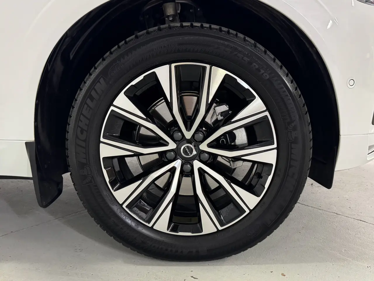 2023 VOLVO XC60 Gallery Image 5