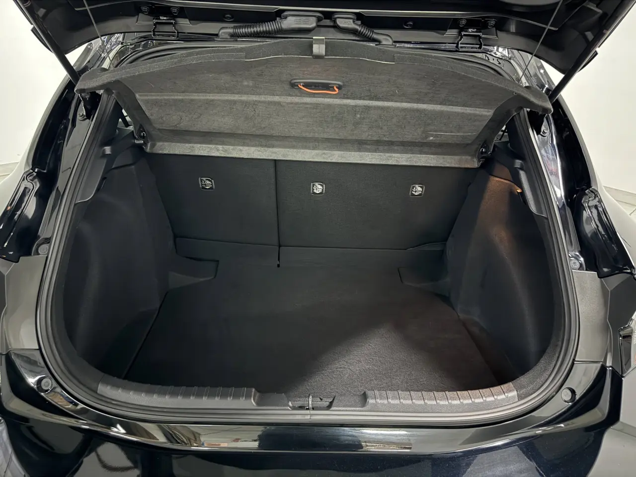 2023 TOYOTA COROLLA Gallery Image 11