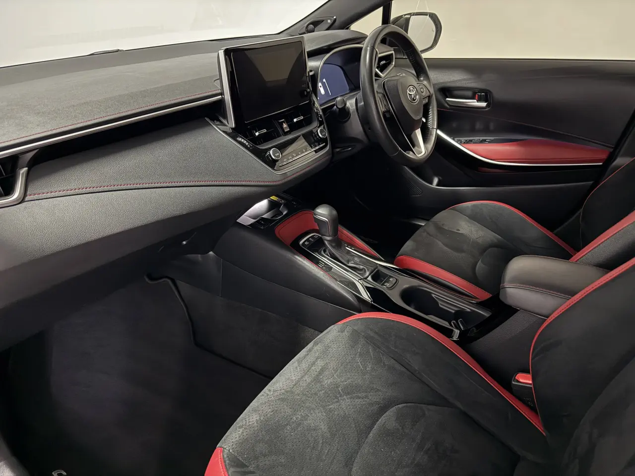 2023 TOYOTA COROLLA Gallery Image 13