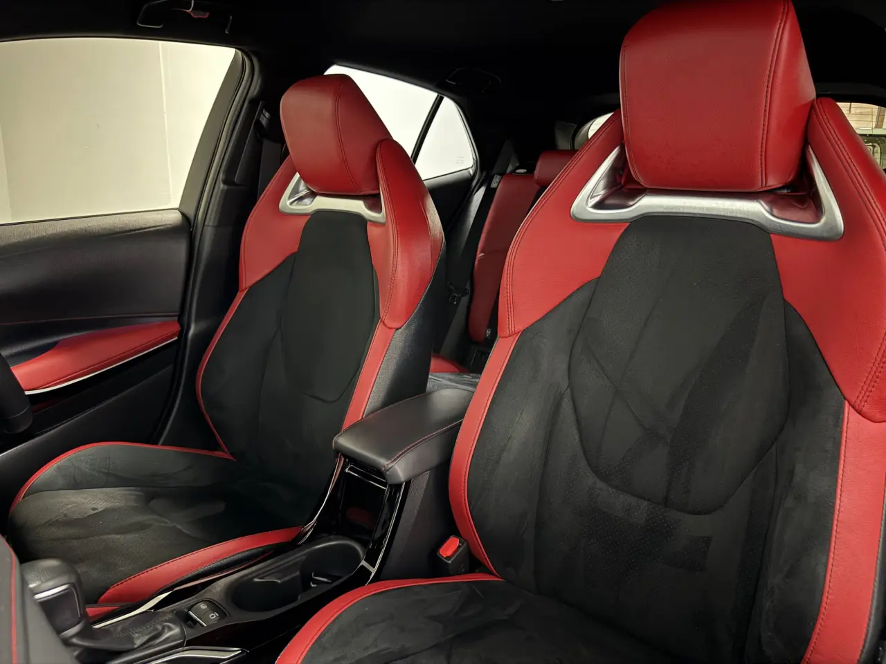 2023 TOYOTA COROLLA Gallery Image 14
