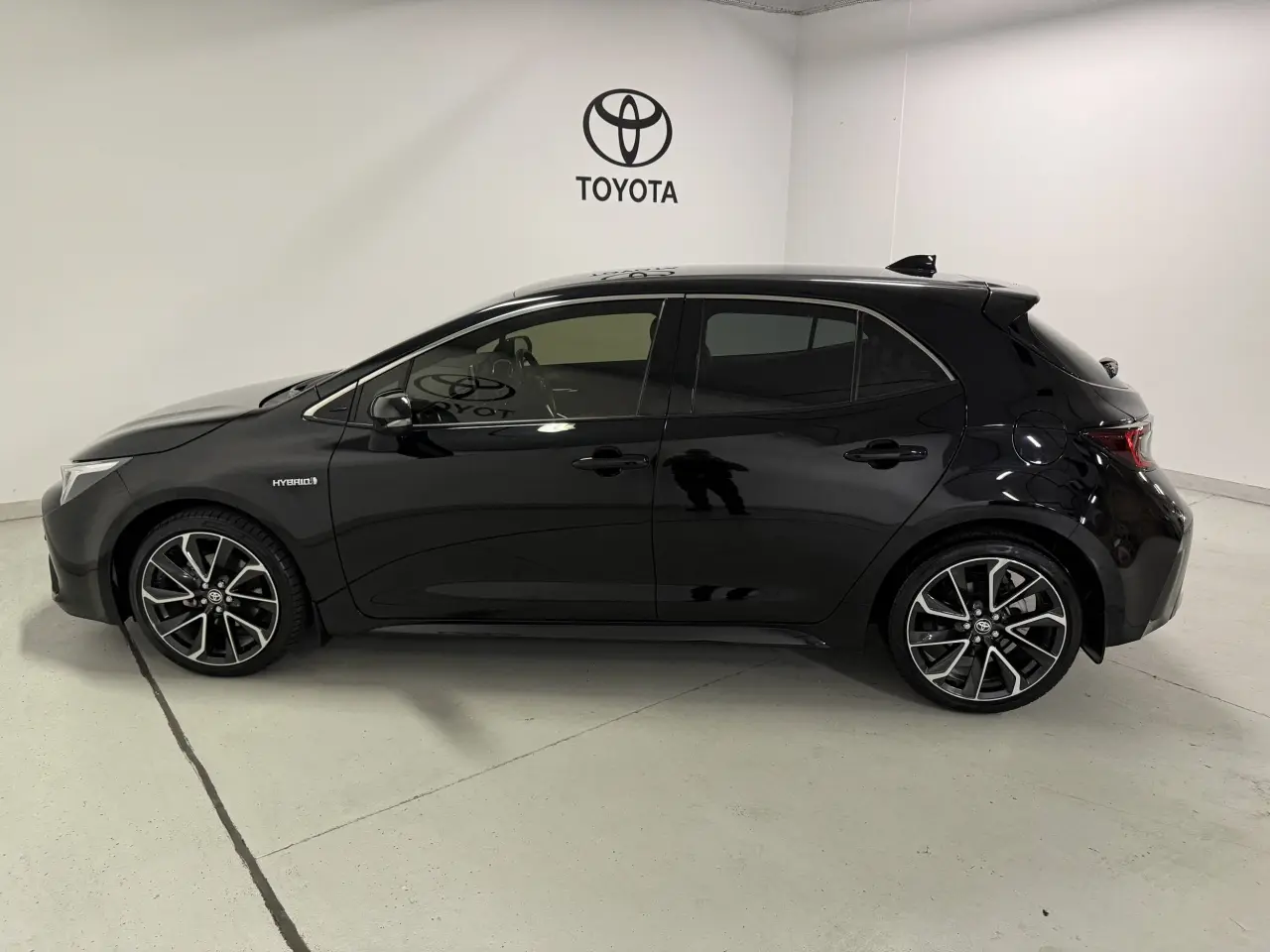 2023 TOYOTA COROLLA Gallery Image 8