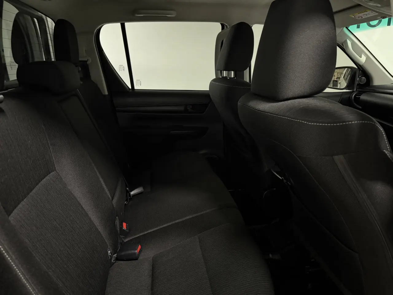 2020 TOYOTA HILUX Gallery Image 10