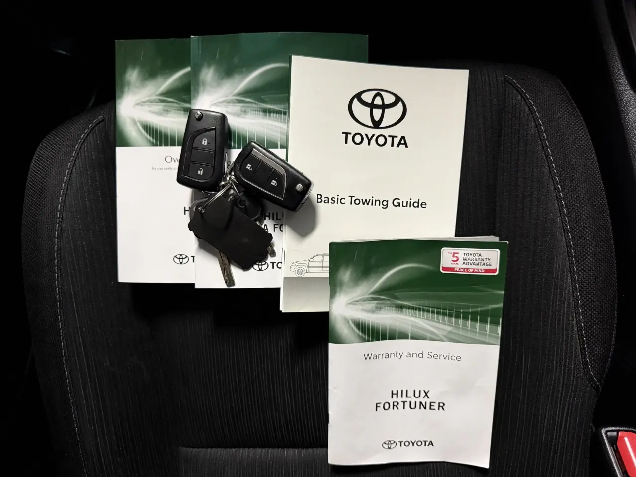 2020 TOYOTA HILUX Gallery Image 20
