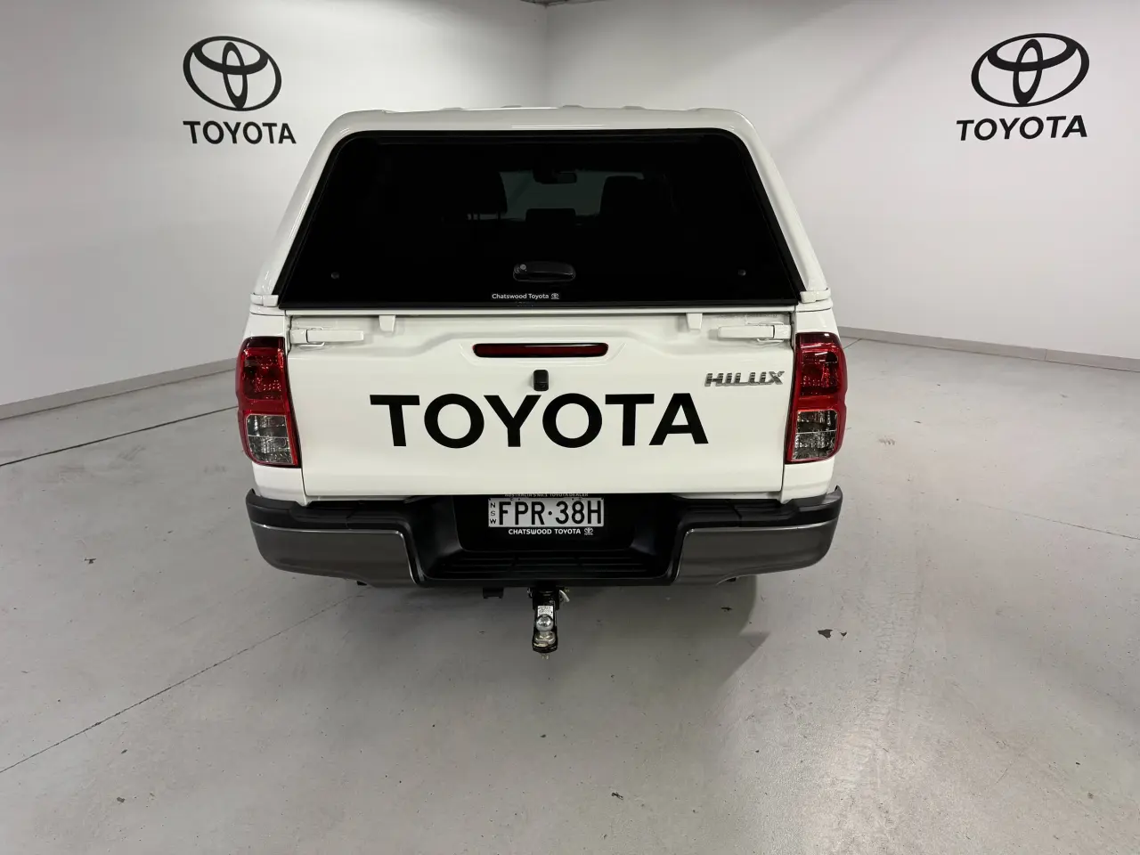 2020 TOYOTA HILUX Gallery Image 6
