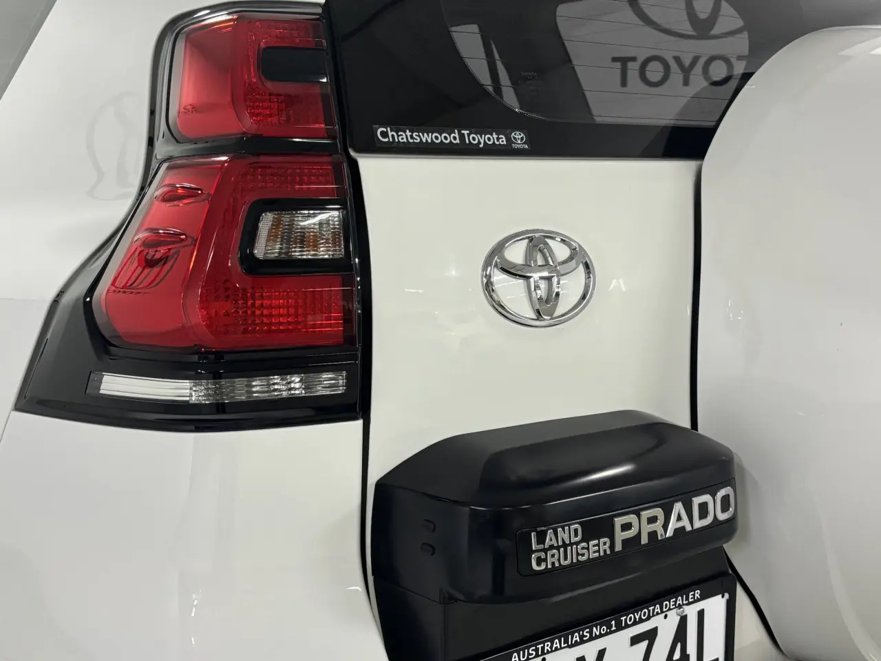 2018 TOYOTA LANDCRUISER Gallery Image 20