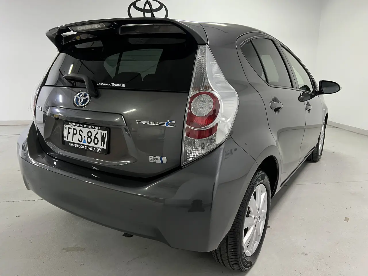 2013 TOYOTA PRIUS-C Gallery Image 10