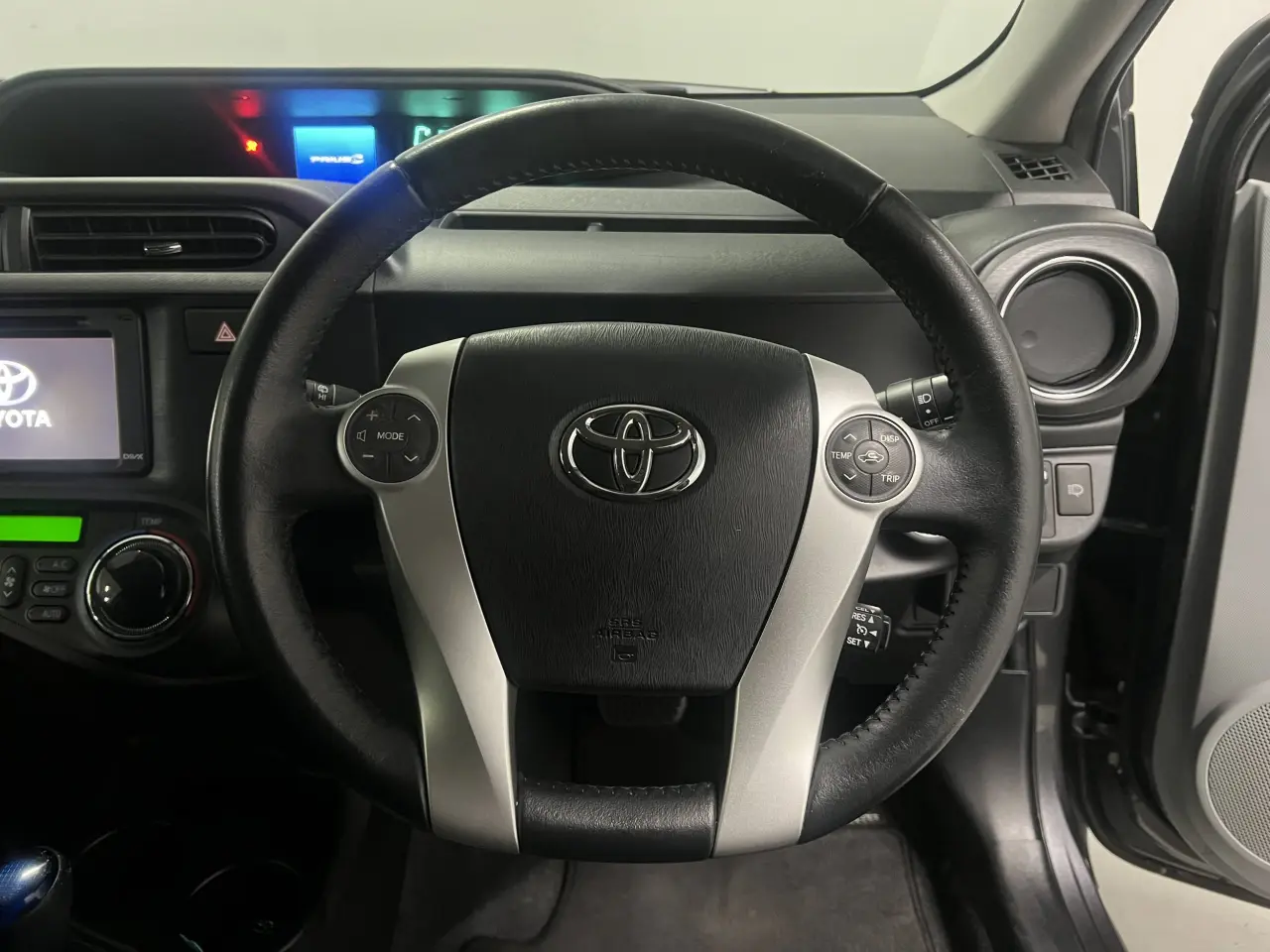 2013 TOYOTA PRIUS-C Gallery Image 17