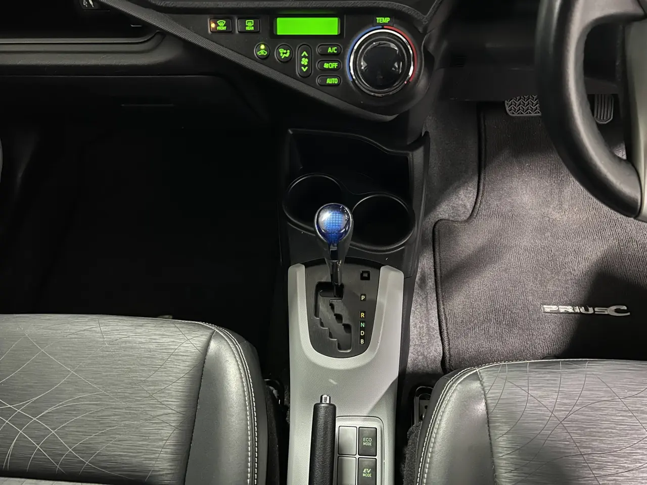 2013 TOYOTA PRIUS-C Gallery Image 20