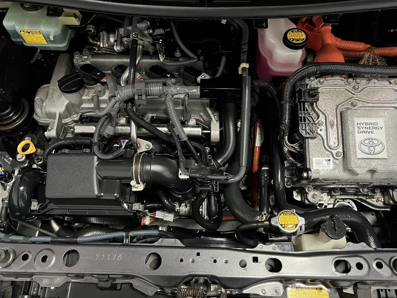 2013 TOYOTA PRIUS-C Gallery Image 21