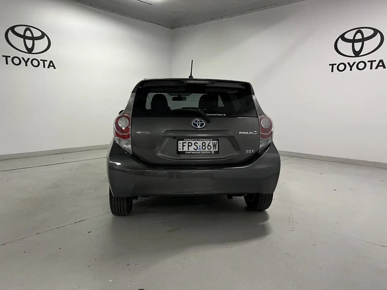 2013 TOYOTA PRIUS-C Gallery Image 6