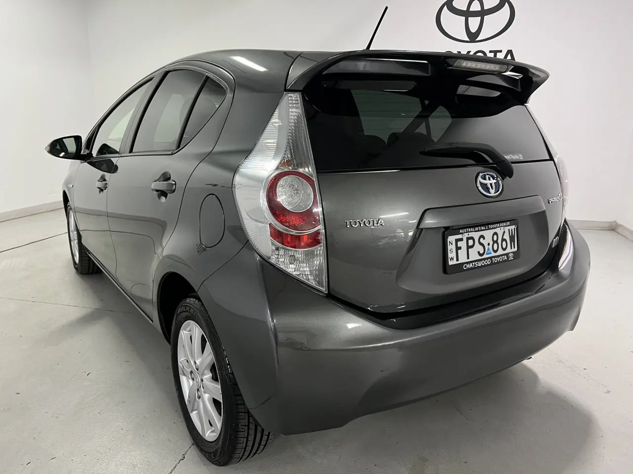 2013 TOYOTA PRIUS-C Gallery Image 8