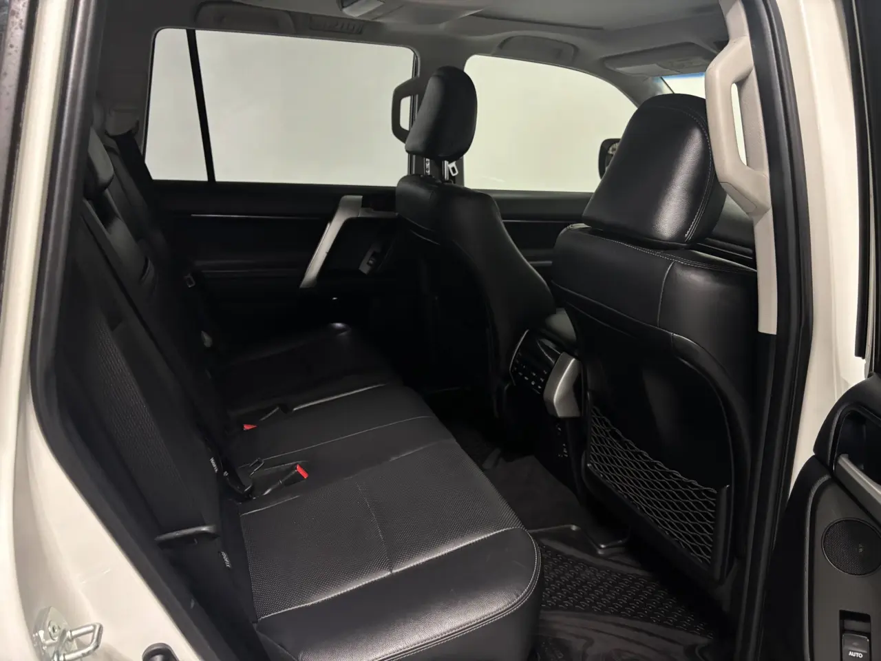 2019 TOYOTA PRADO Gallery Image 10