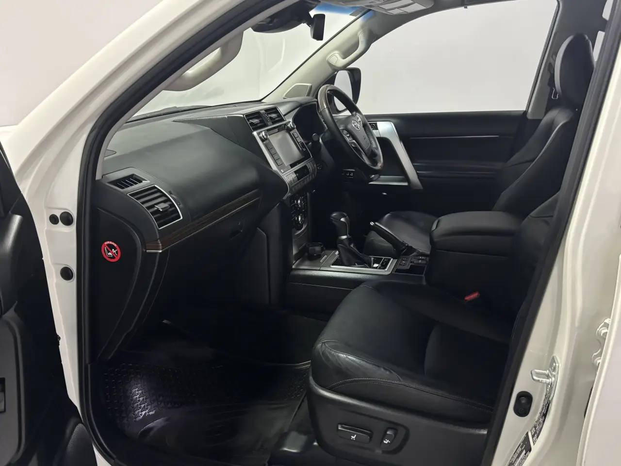 2019 TOYOTA PRADO Gallery Image 15