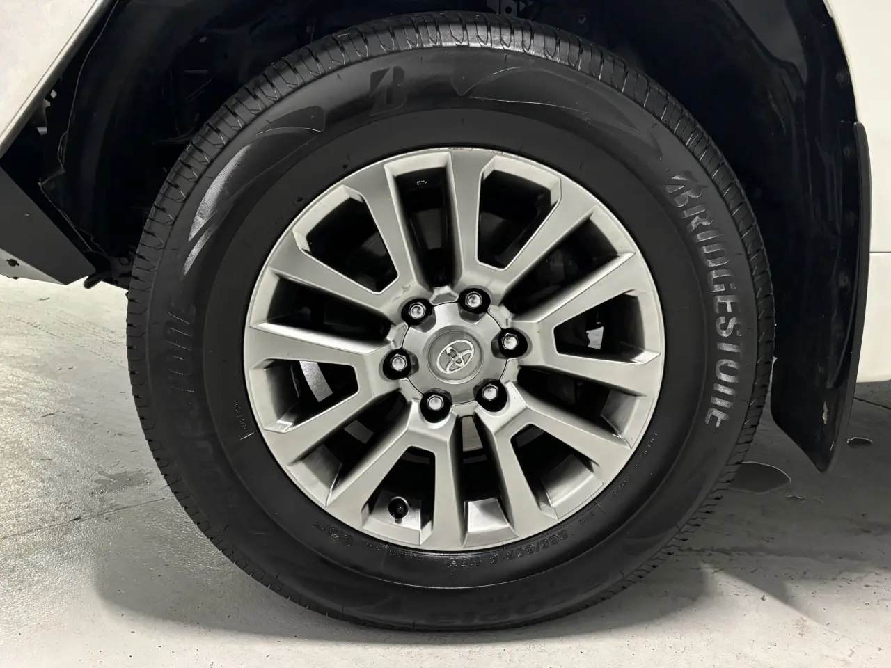 2019 TOYOTA PRADO Gallery Image 5