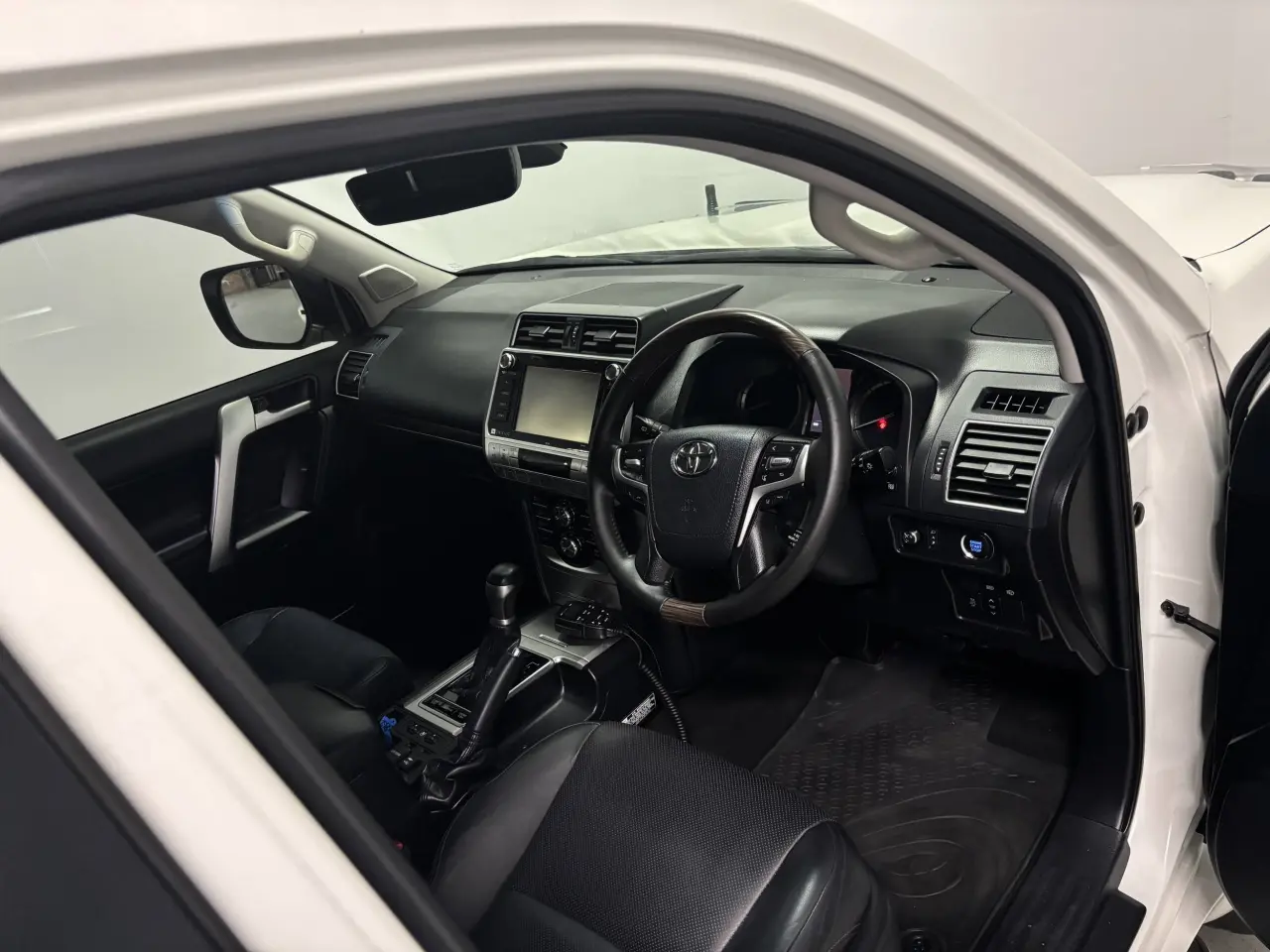 2019 TOYOTA PRADO Gallery Image 9