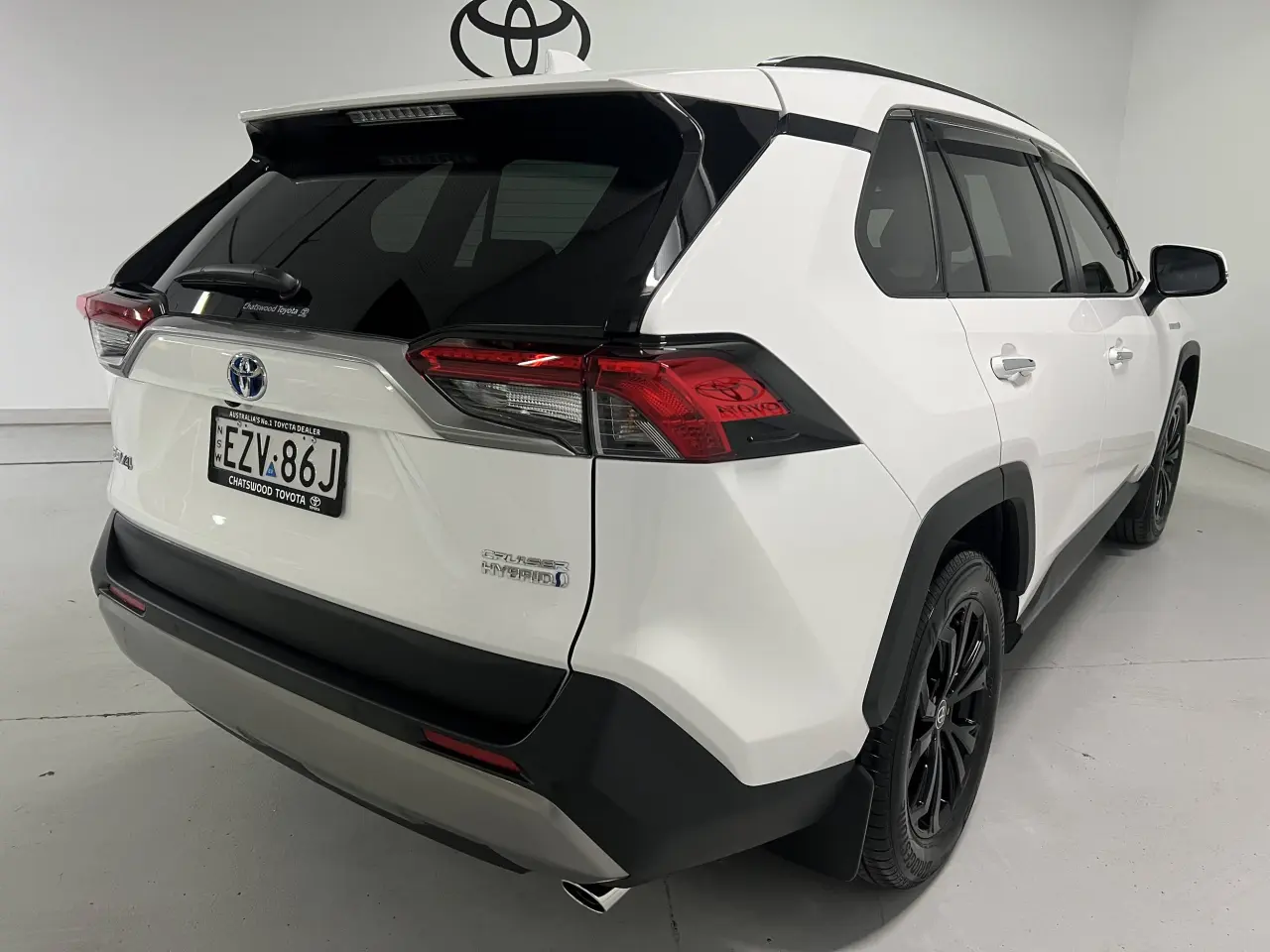 2023 TOYOTA RAV4 HYBRID Gallery Image 10