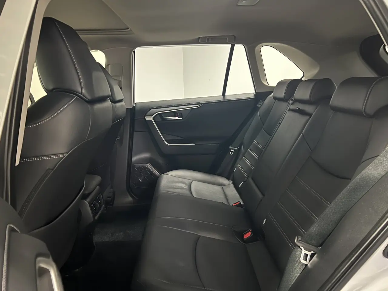2023 TOYOTA RAV4 HYBRID Gallery Image 15