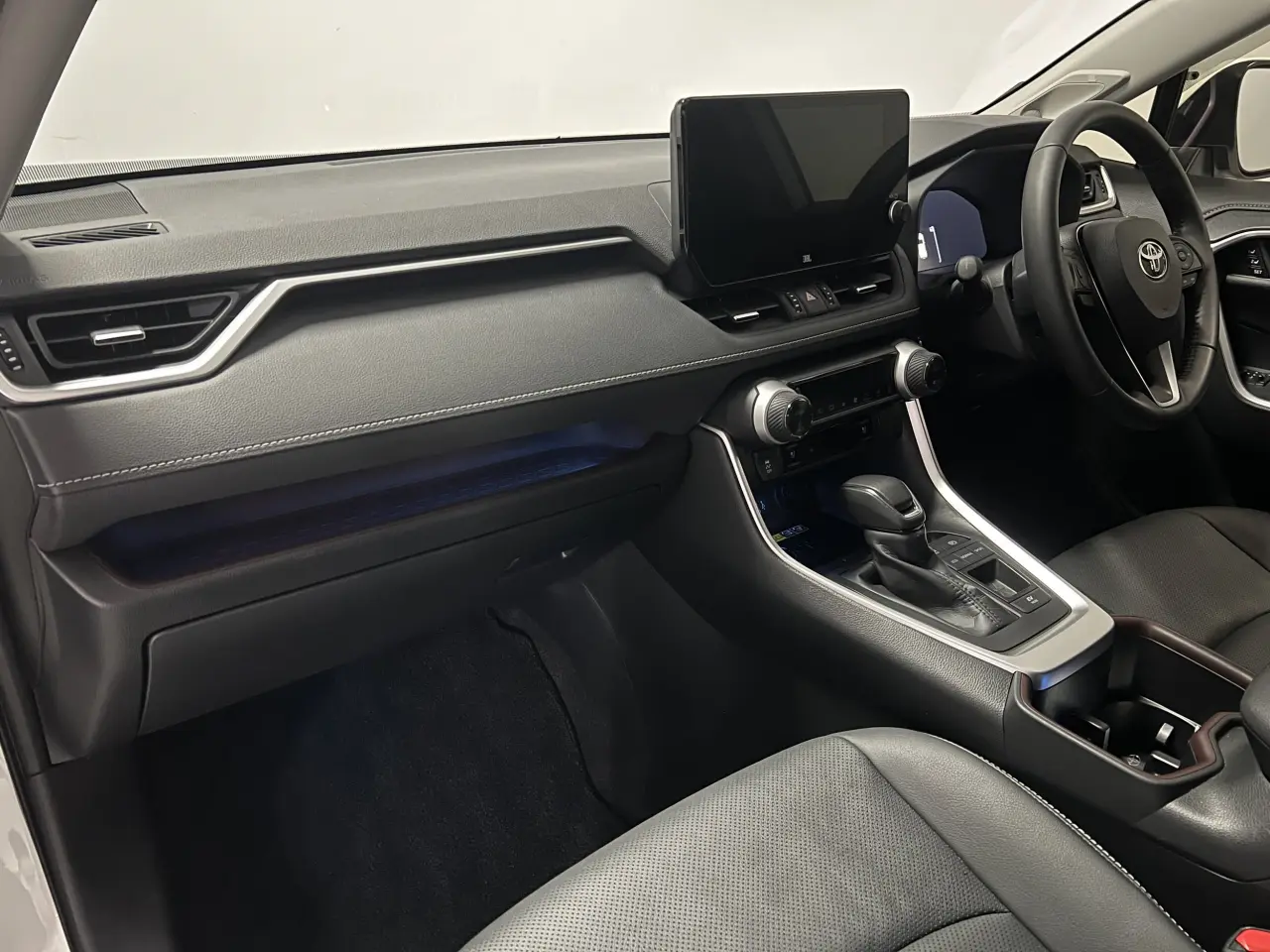 2023 TOYOTA RAV4 HYBRID Gallery Image 16