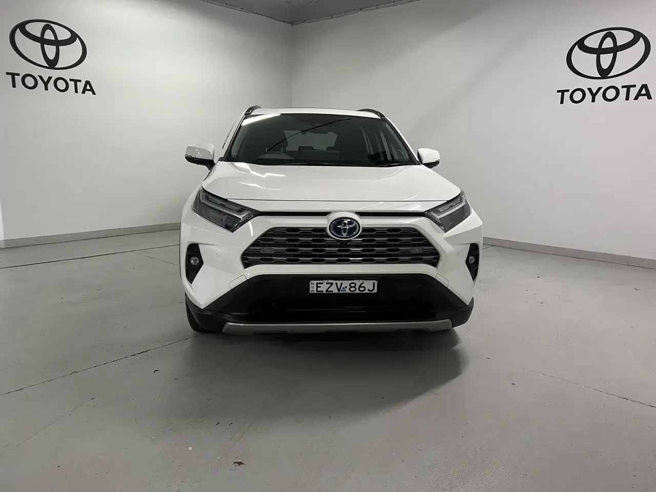 2023 TOYOTA RAV4 HYBRID Gallery Image 2