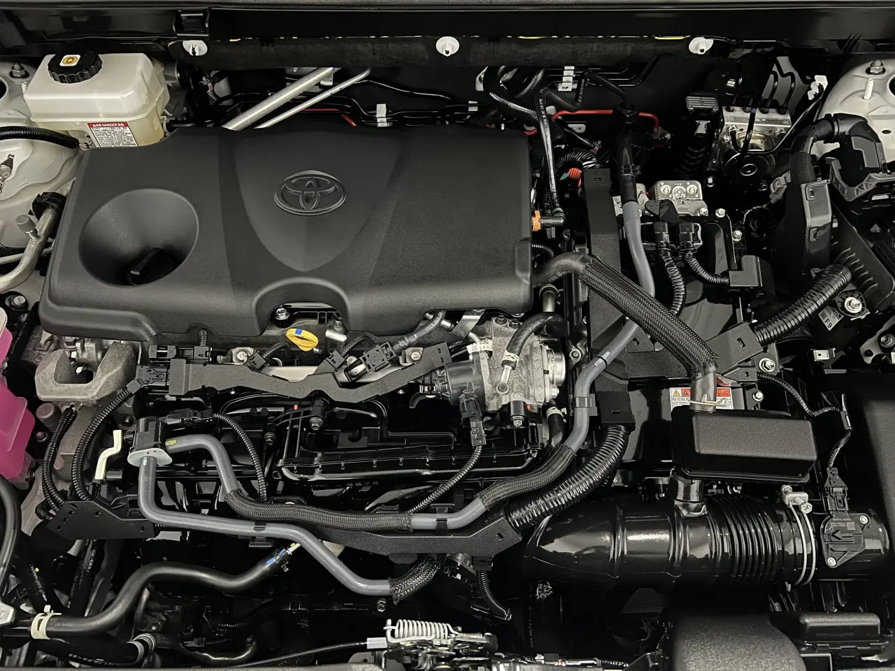 2023 TOYOTA RAV4 HYBRID Gallery Image 23
