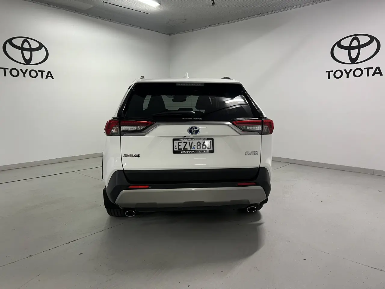 2023 TOYOTA RAV4 HYBRID Gallery Image 6