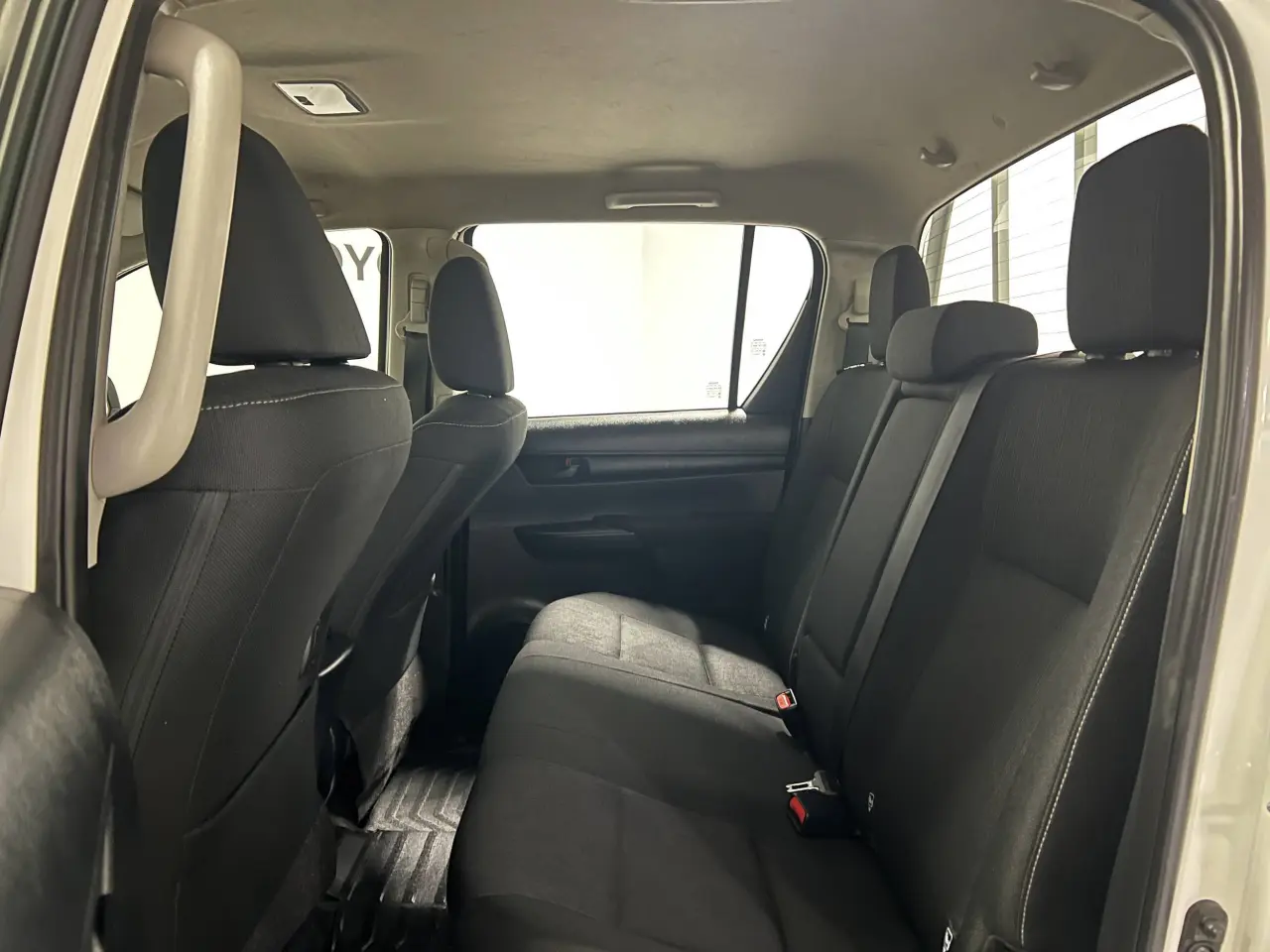 2019 TOYOTA HILUX Gallery Image 14