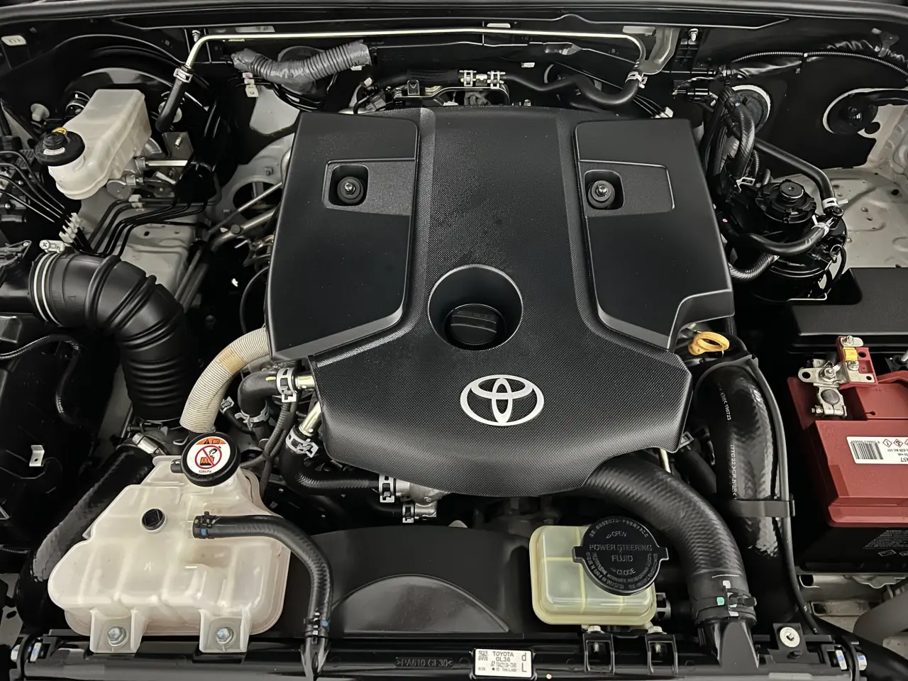 2019 TOYOTA HILUX Gallery Image 21