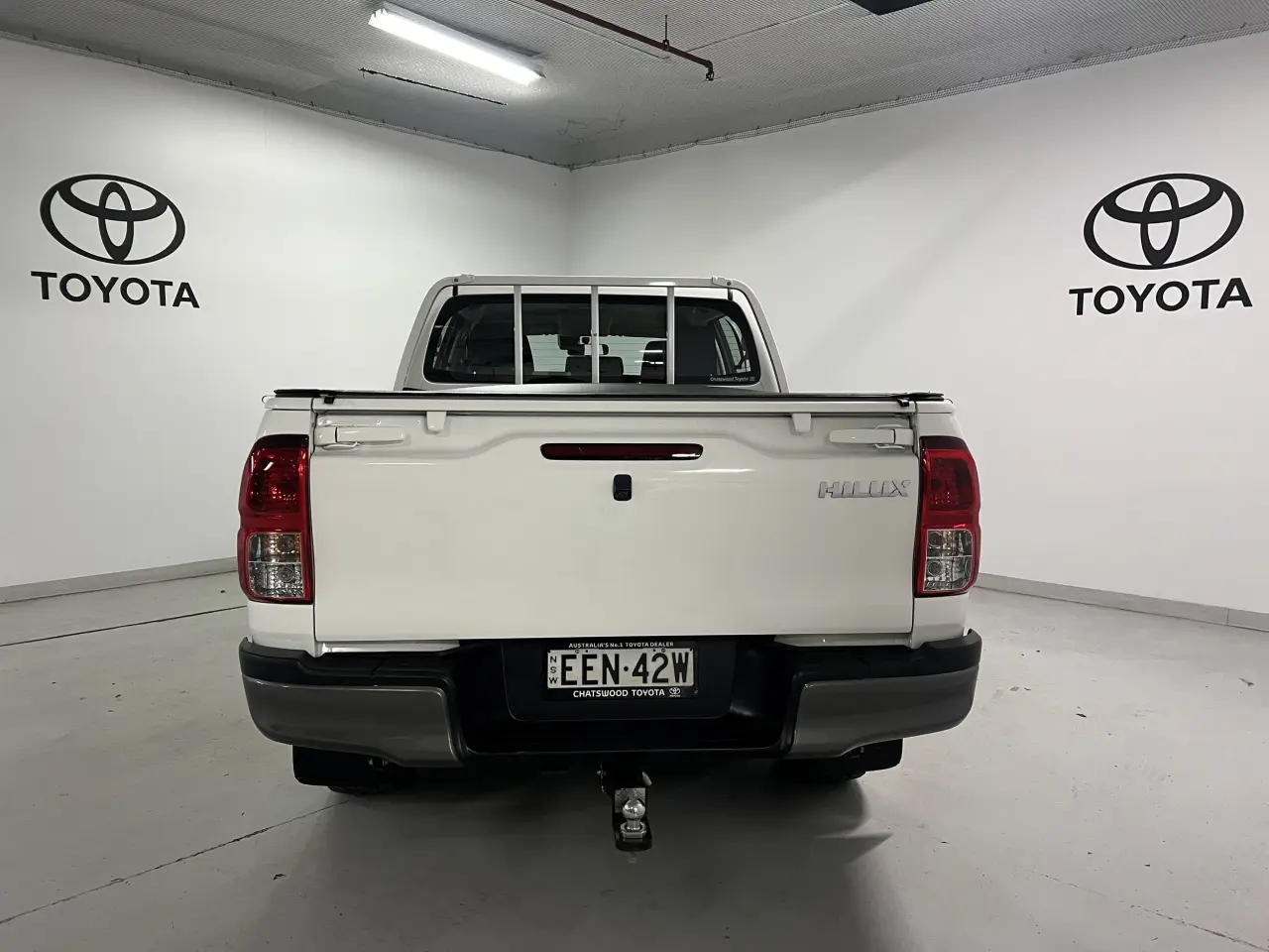2019 TOYOTA HILUX Gallery Image 6