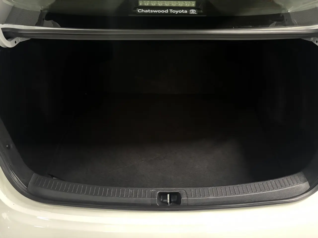 2021 TOYOTA COROLLA Gallery Image 11