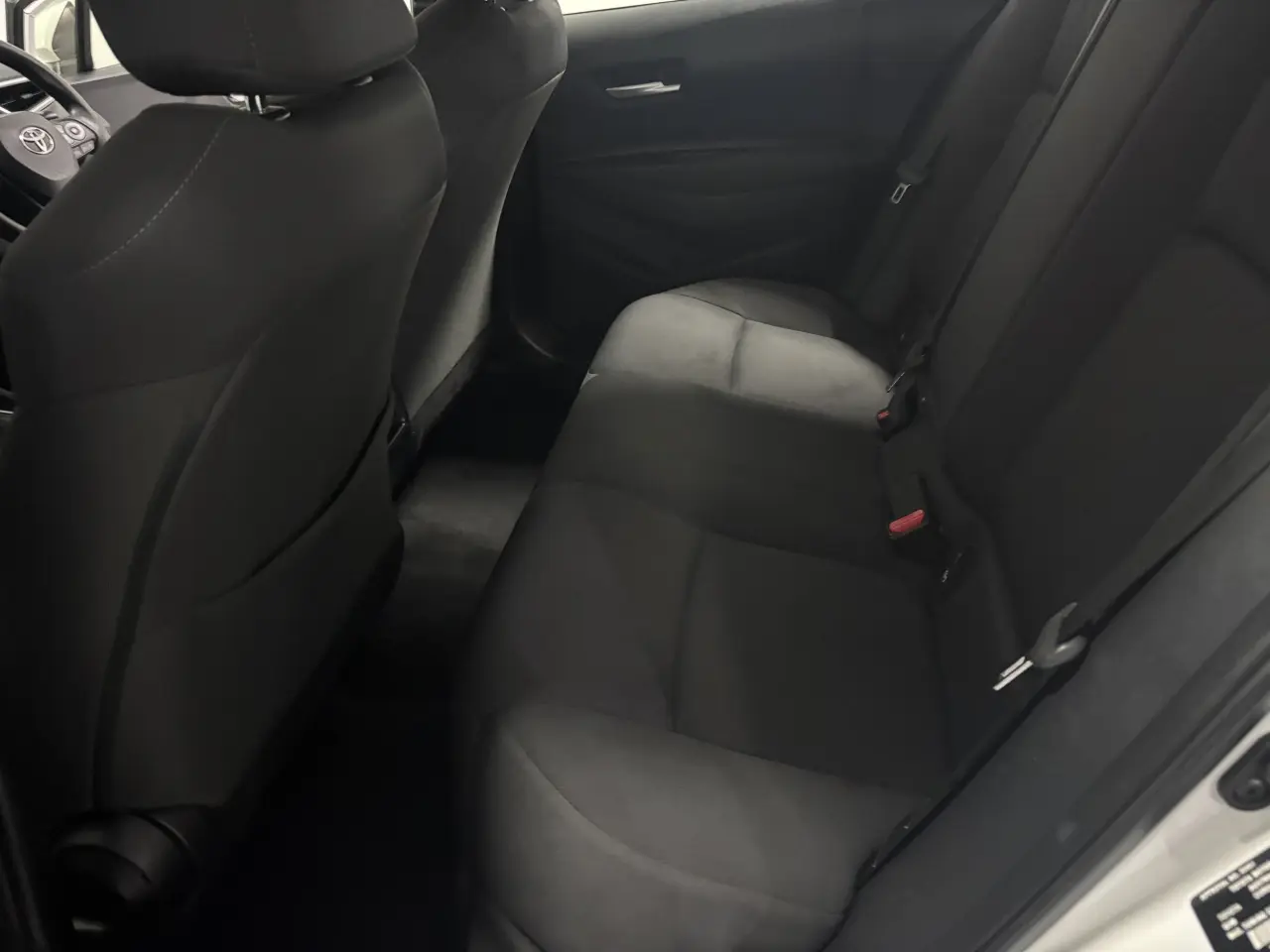 2021 TOYOTA COROLLA Gallery Image 12