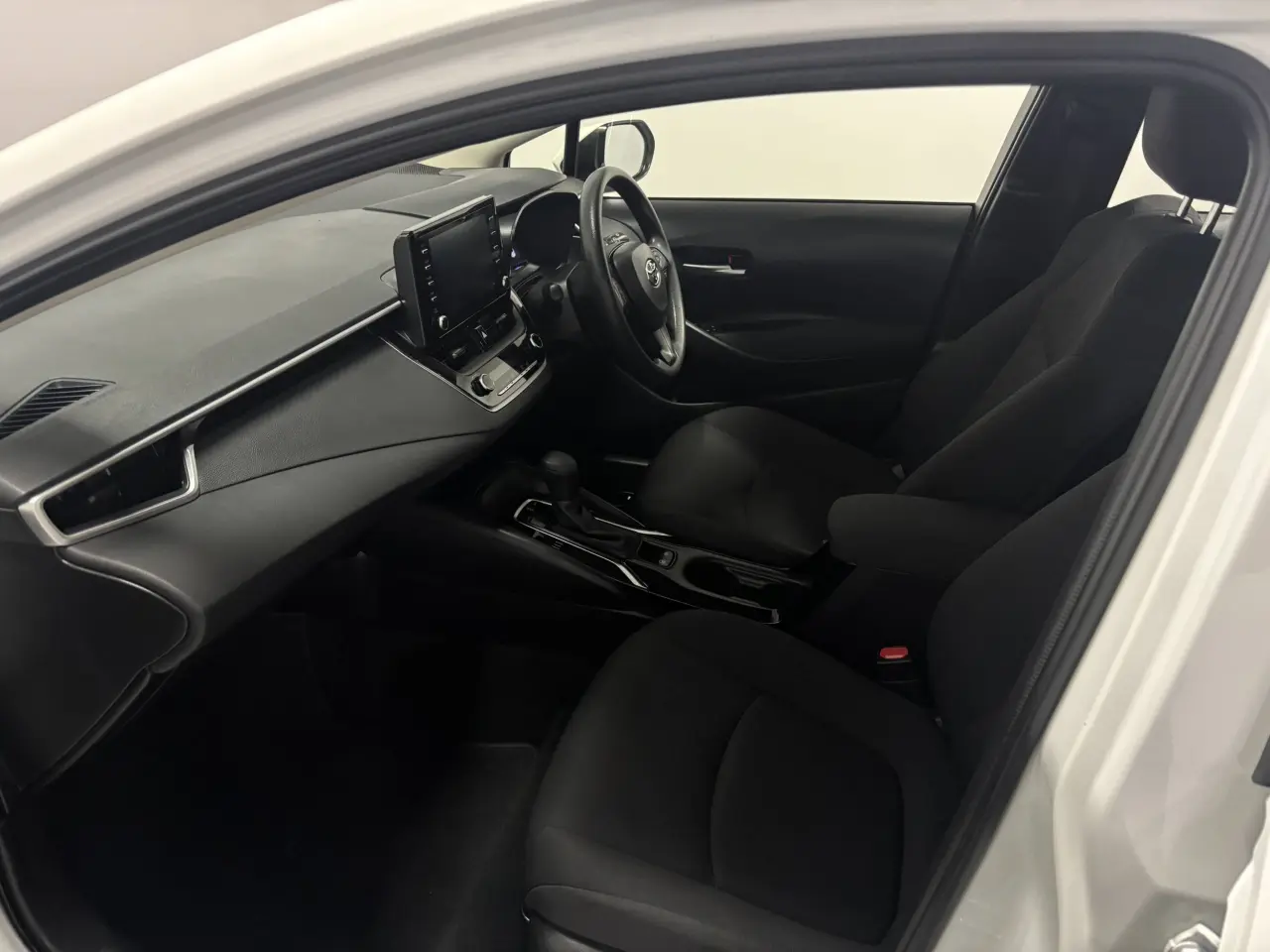2021 TOYOTA COROLLA Gallery Image 13