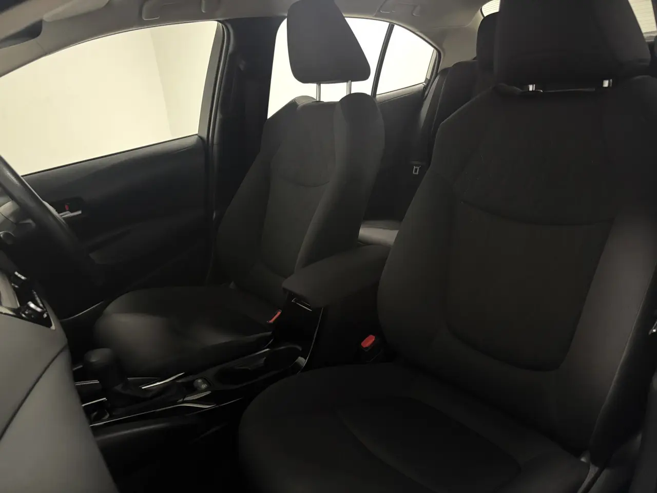 2021 TOYOTA COROLLA Gallery Image 14