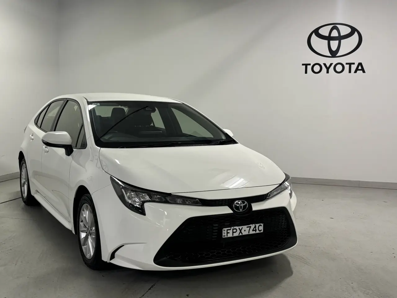 2021 TOYOTA COROLLA Gallery Image 3