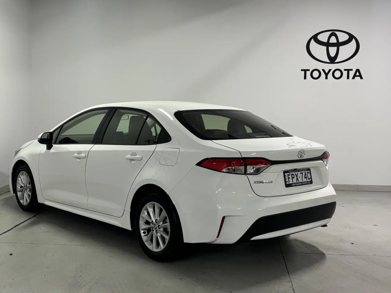 2021 TOYOTA COROLLA Gallery Image 6