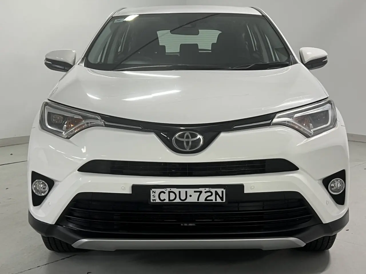 2017 TOYOTA RAV4 Gallery Image 3