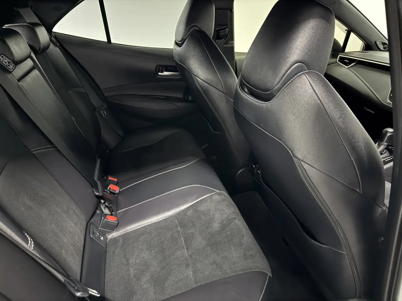 2021 TOYOTA COROLLA Gallery Image 11
