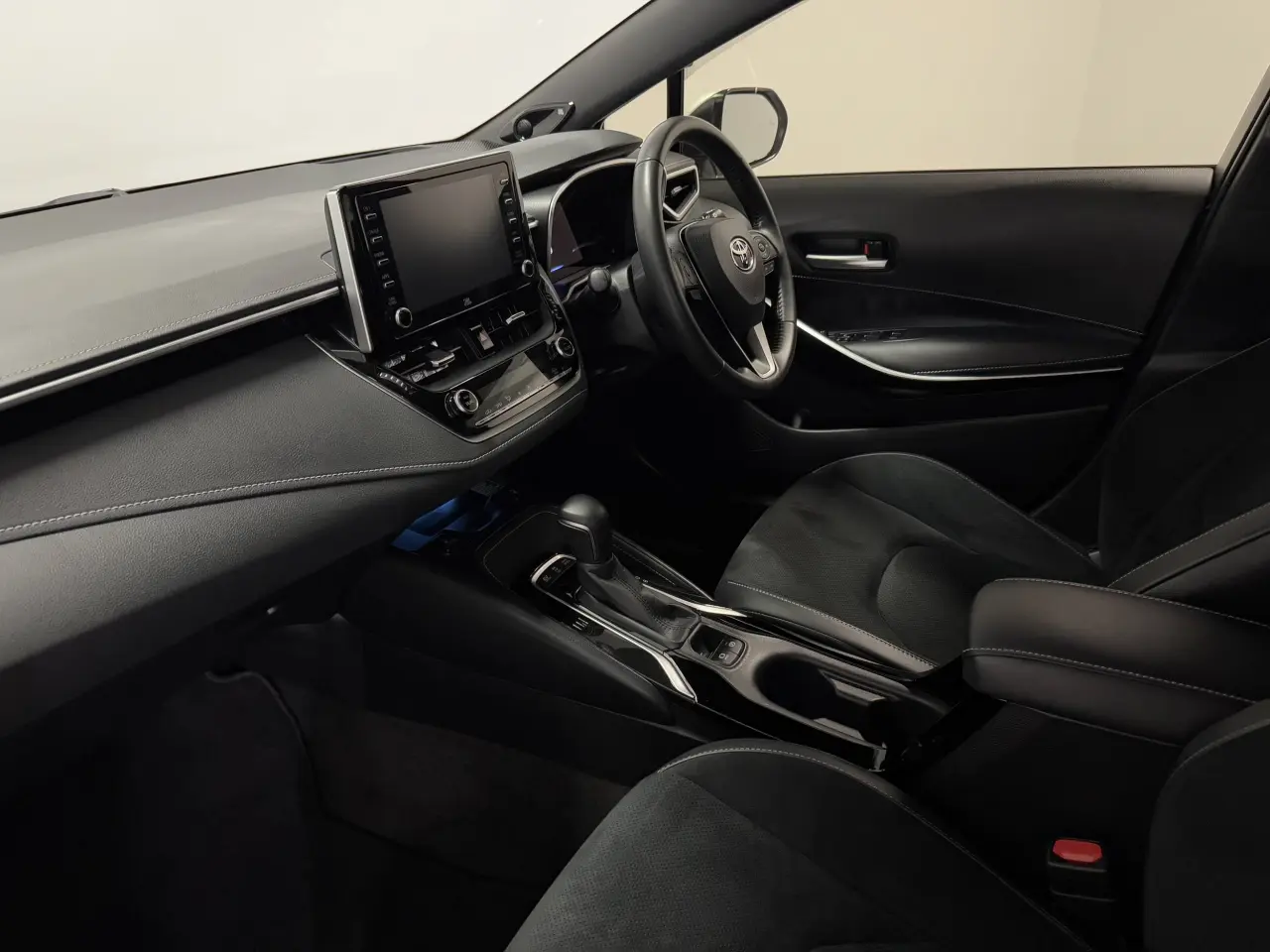 2021 TOYOTA COROLLA Gallery Image 13