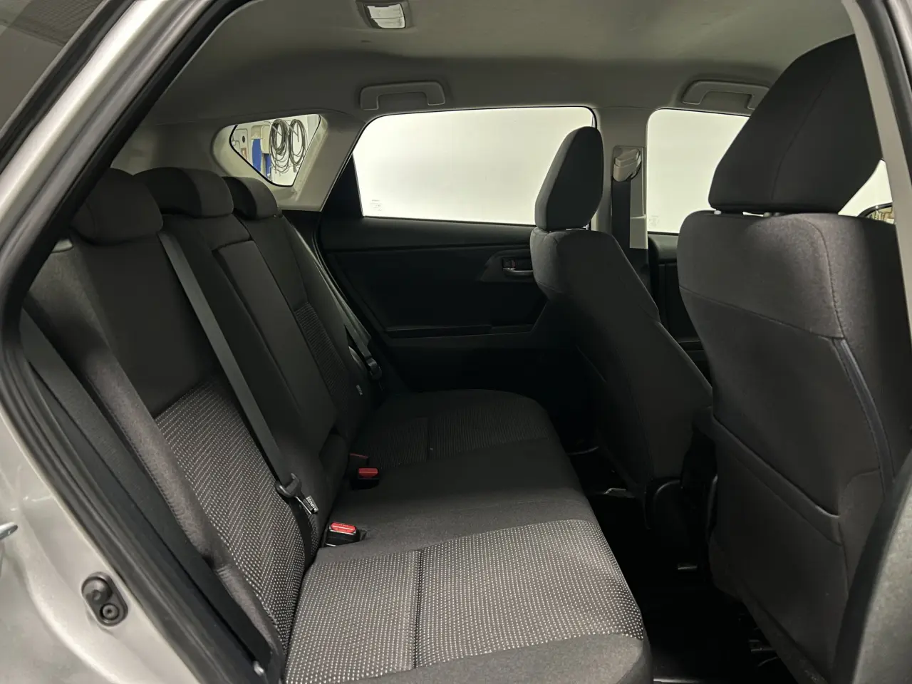 2015 TOYOTA COROLLA Gallery Image 12